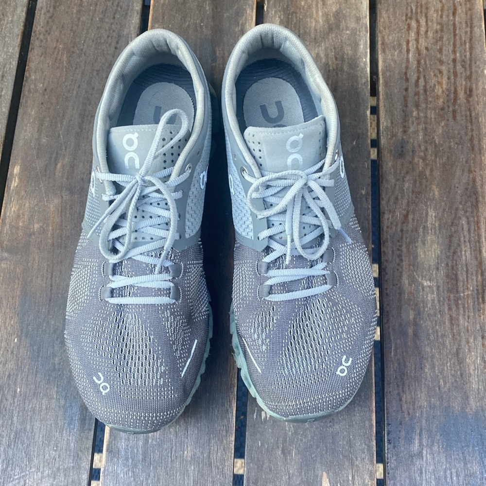 On Cloud Tec - image 3